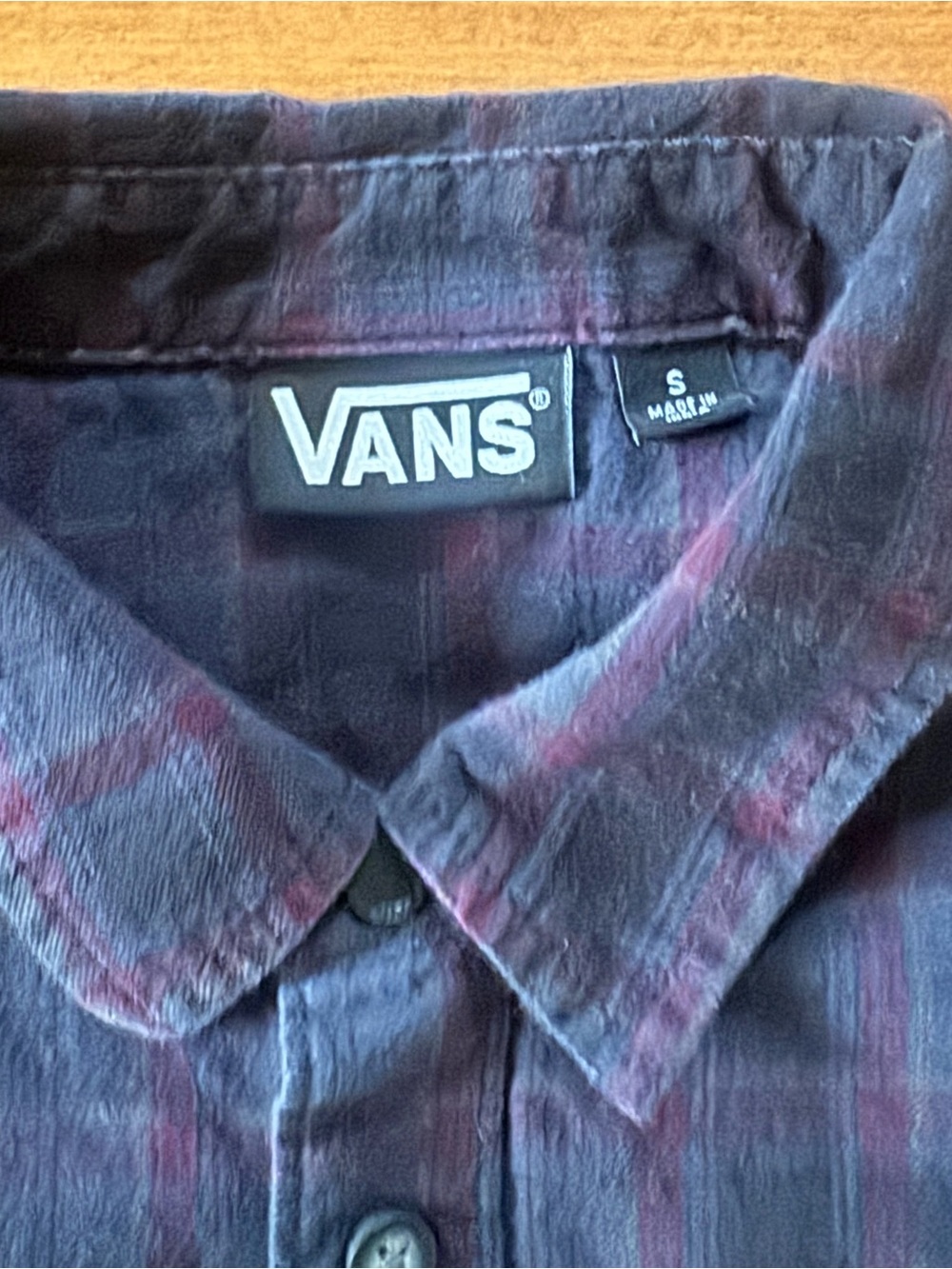 Vans Men's Casual Button-Down flannel Shirt in Dark Blue and Purple Plaid Small